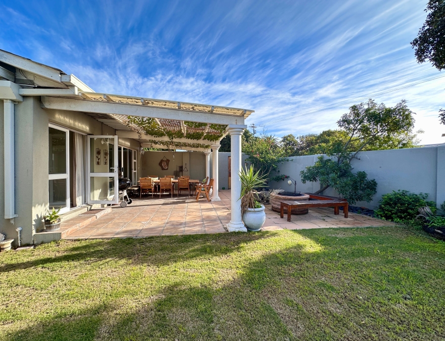 5 Bedroom Property for Sale in Milnerton Central Western Cape